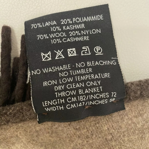 AUTHENTIC GUCCI GG GUCCISSIMA LOGO WOOL / CASHMERE FRINGED BLANKET - Picture 4 of 11